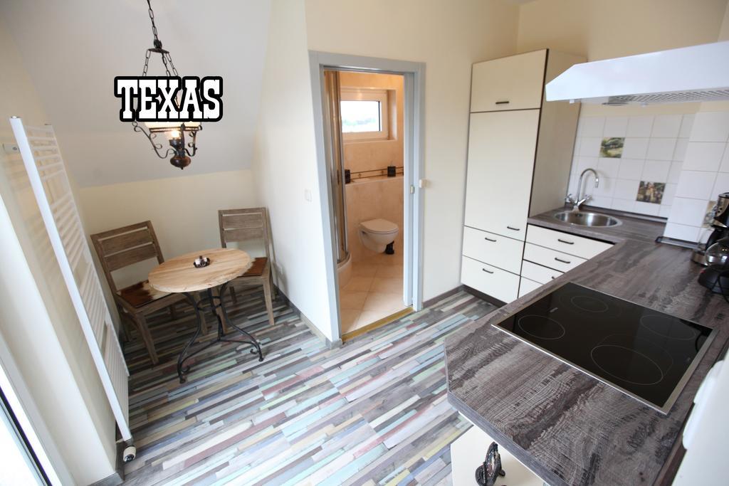 Little Hawaii & Texas Apartman Bad Wildungen Szoba fotó